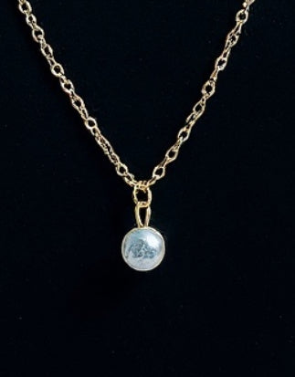 Gold Pearl Pendant Necklace – Classic & Elegant