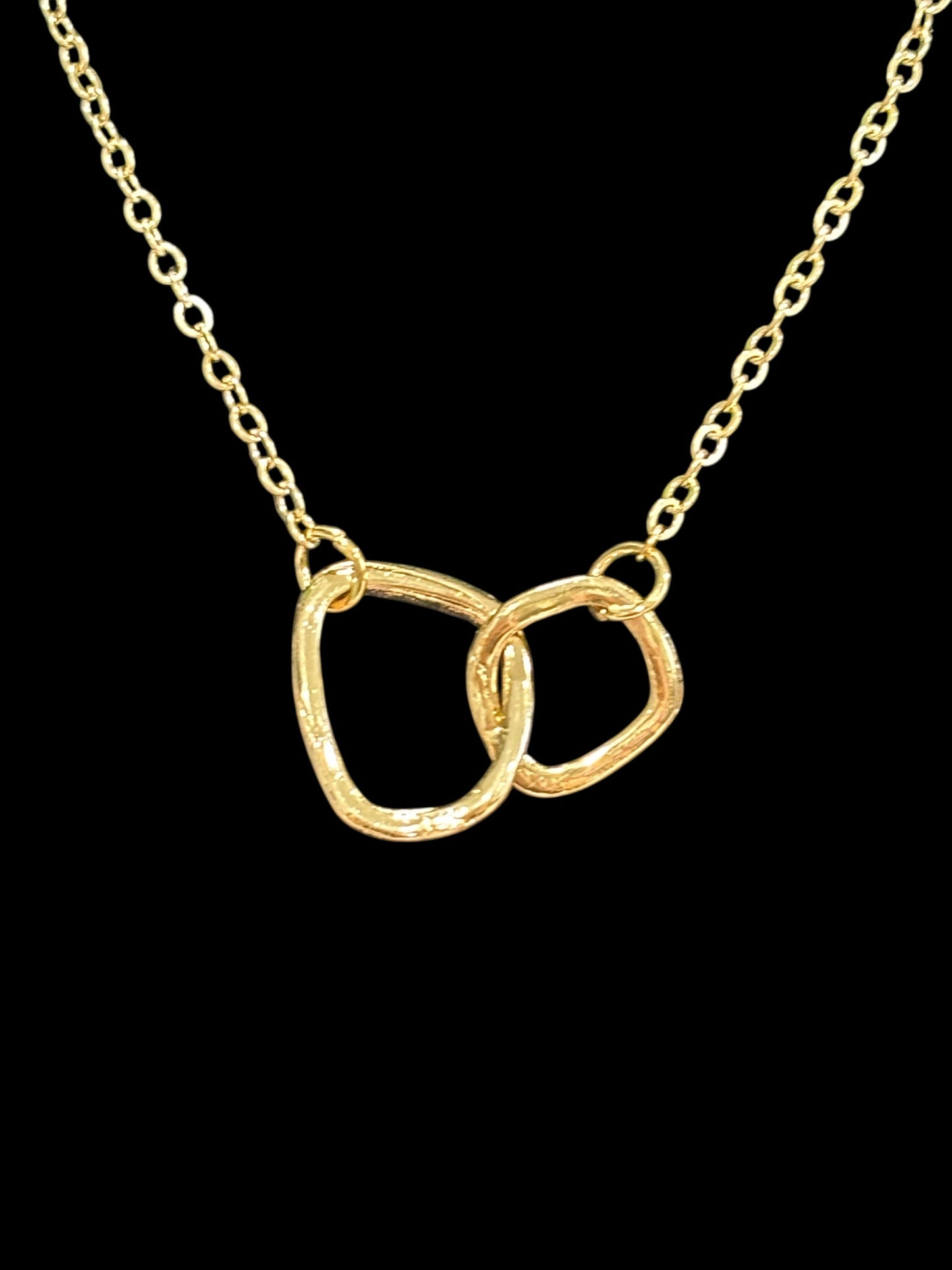 Gold Interlocking Circles Necklace – Symbol of Connection