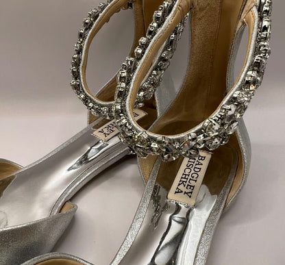 Badgley Mischka Jewel Silver Flats, Size 8