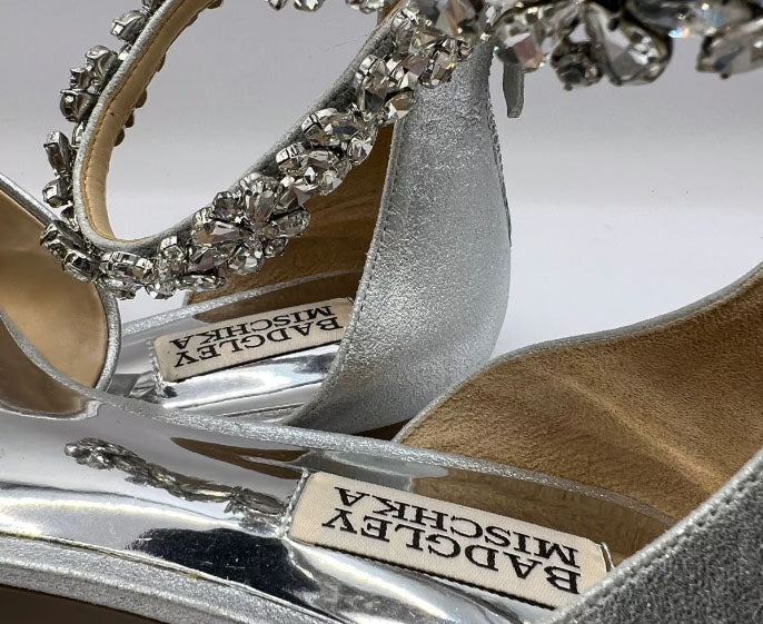 Badgley Mischka Jewel Silver Flats, Size 8