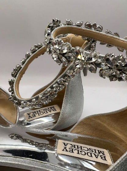 Badgley Mischka Jewel Silver Flats, Size 8