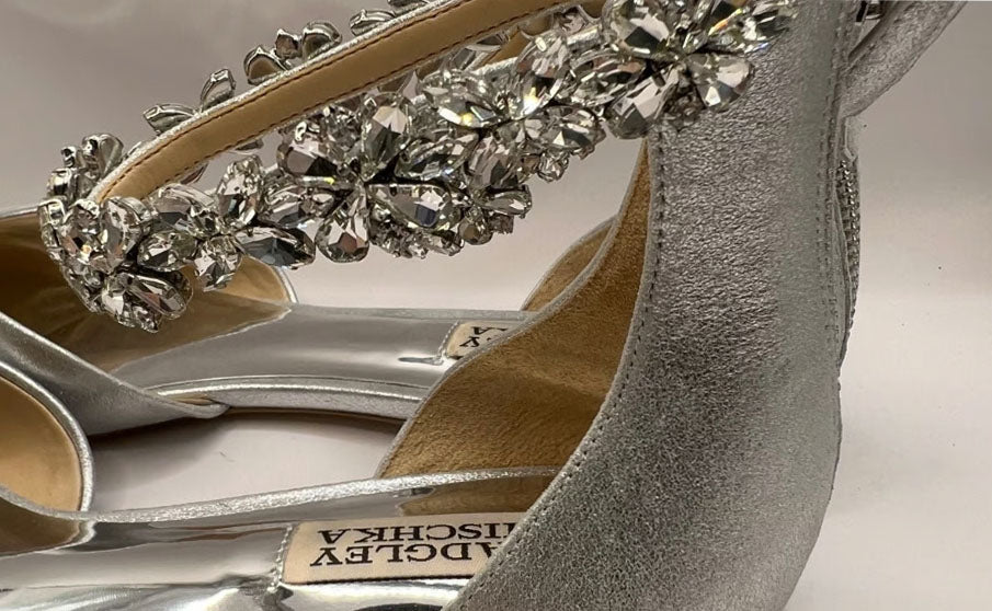Badgley Mischka Jewel Silver Flats, Size 8