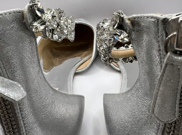 Badgley Mischka Jewel Silver Flats, Size 8