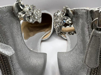 Badgley Mischka Jewel Silver Flats, Size 8