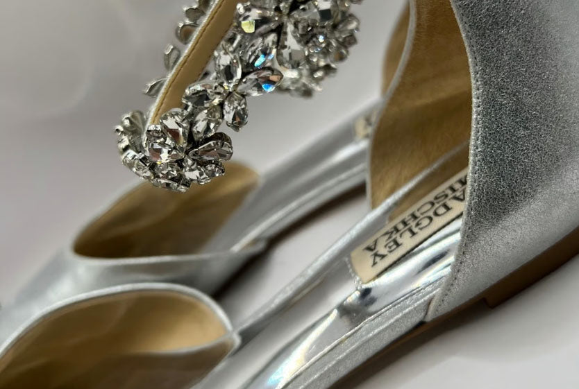 Badgley Mischka Jewel Silver Flats, Size 8