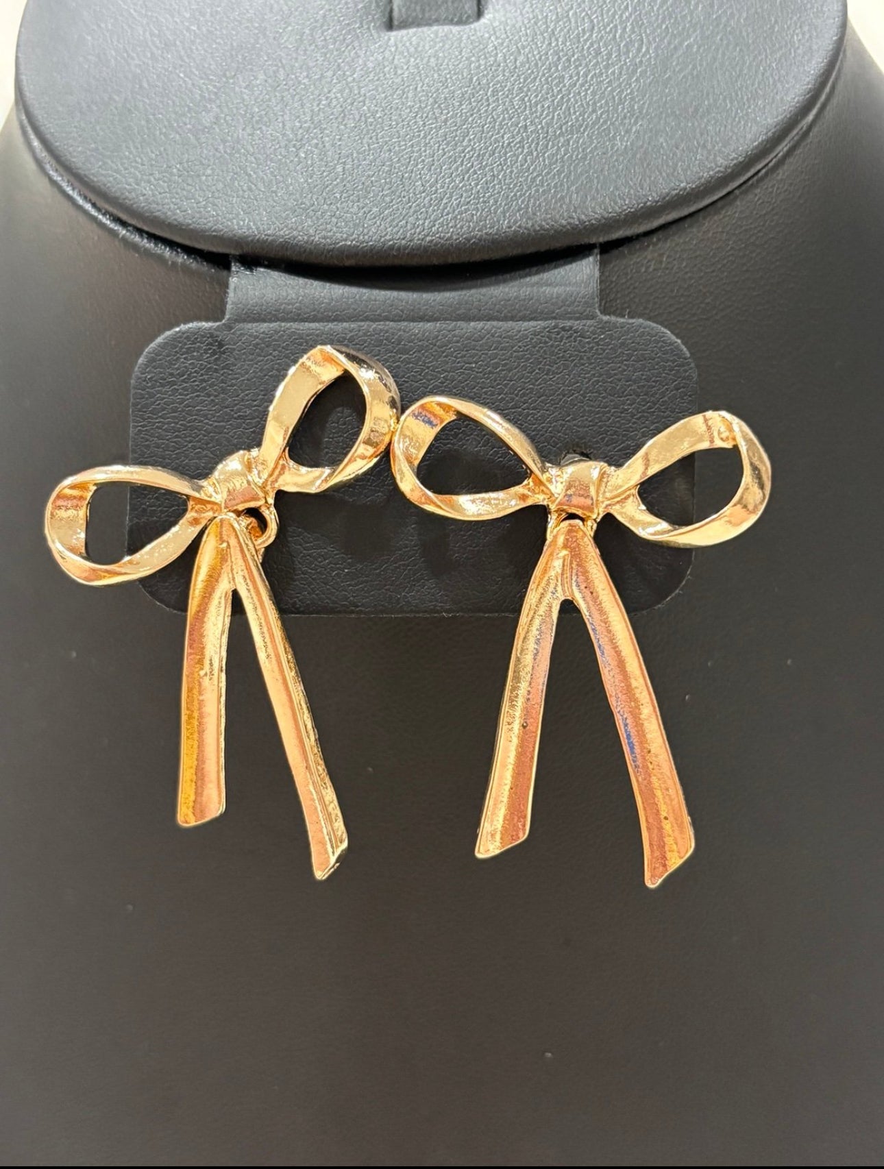 Shiny Gold Bow Stud Earrings – Elegant Ribbon Design