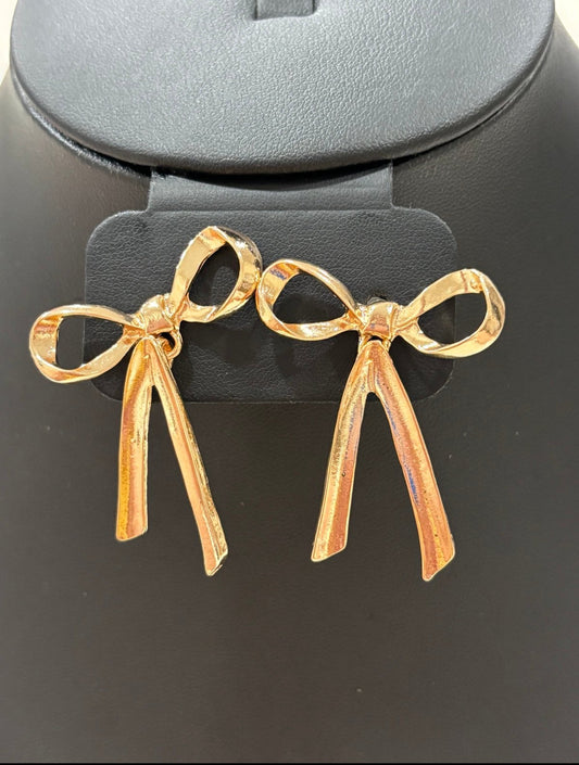 Shiny Gold Bow Stud Earrings – Elegant Ribbon Design