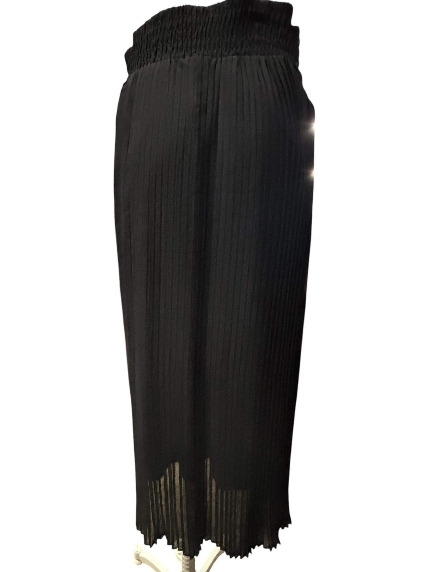 Metro Wear Black Pleated Midi Skirt – Sheer Overlay, Gold Zipper Accents (Size L)