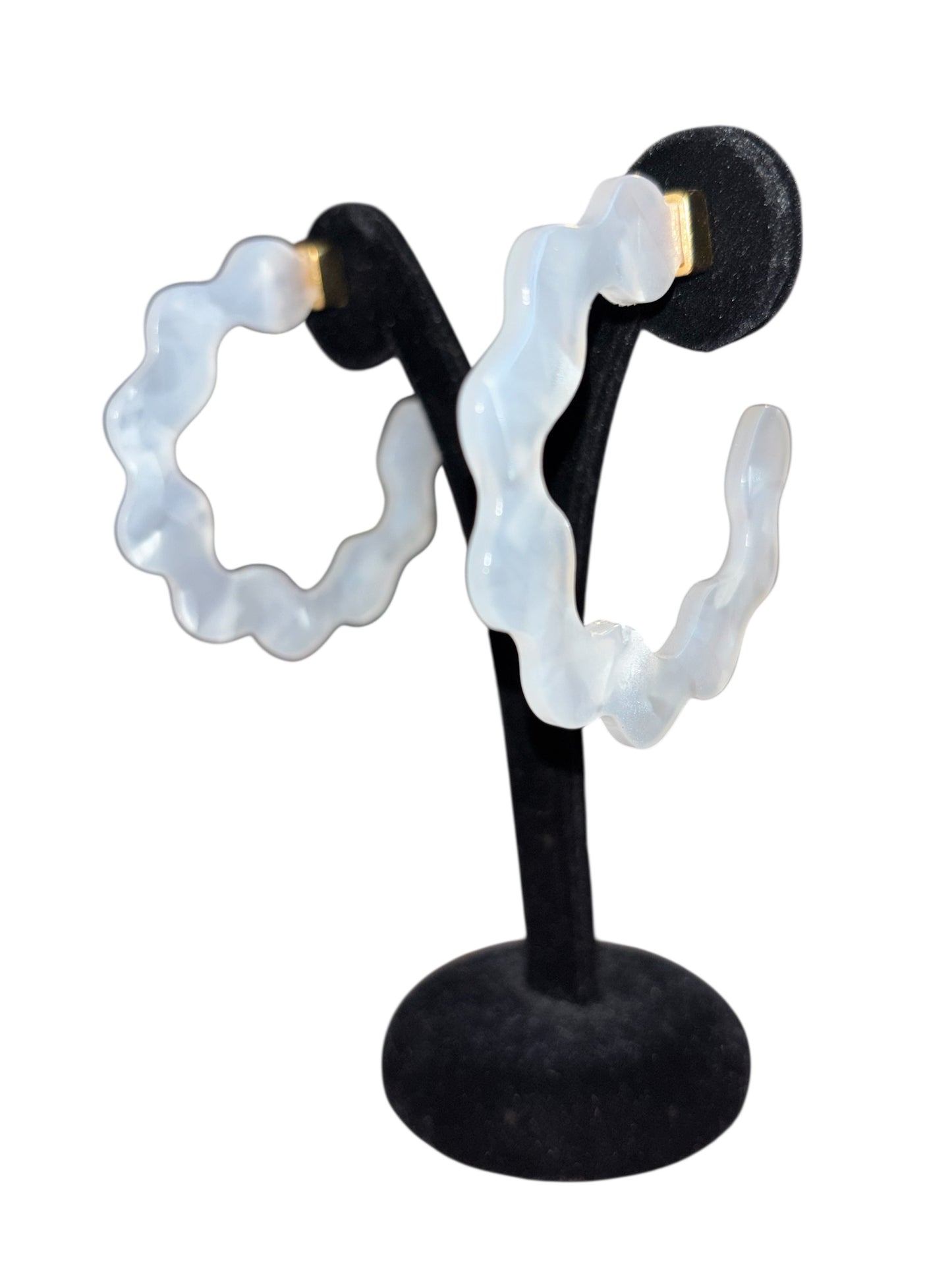 Pearl White Wavy Hoop Earrings