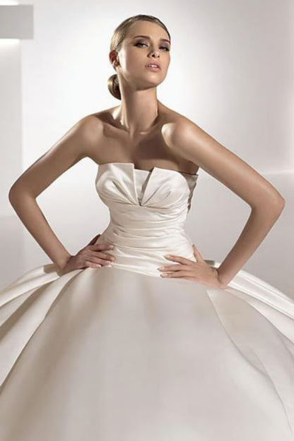 Ivory Pronovias “Georgia” Ball Gown Wedding Dress (Size 16)