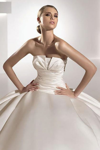 Ivory Pronovias “Georgia” Ball Gown Wedding Dress (Size 16)