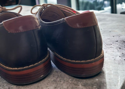 Black Lace-Up Oxford Shoes (Size 8.5)